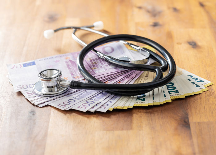 Trade unions representing healthcare professionals have reacted with strong criticism to the government’s proposed 2.5 percent pay rise for the 2026 to 2027 pay year.